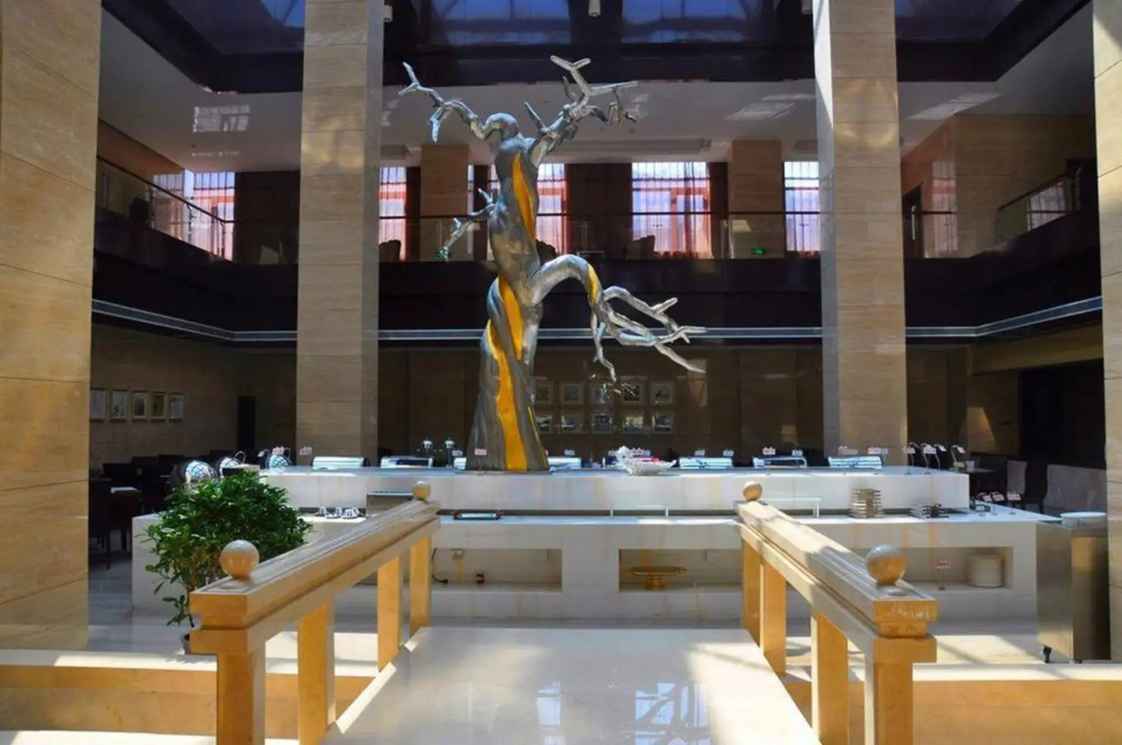 Licheng Ruixuan Hotel (Lingshi Xinjian East Street)