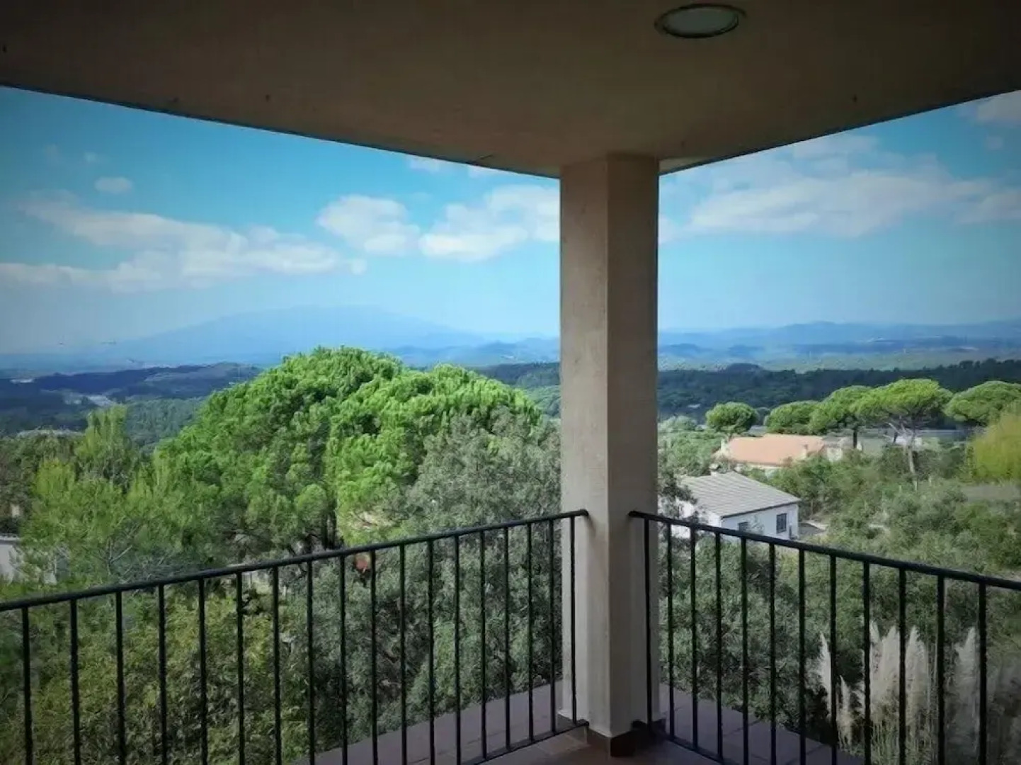 Chalet con piscina y vistas a 10min de la playa de Blanes