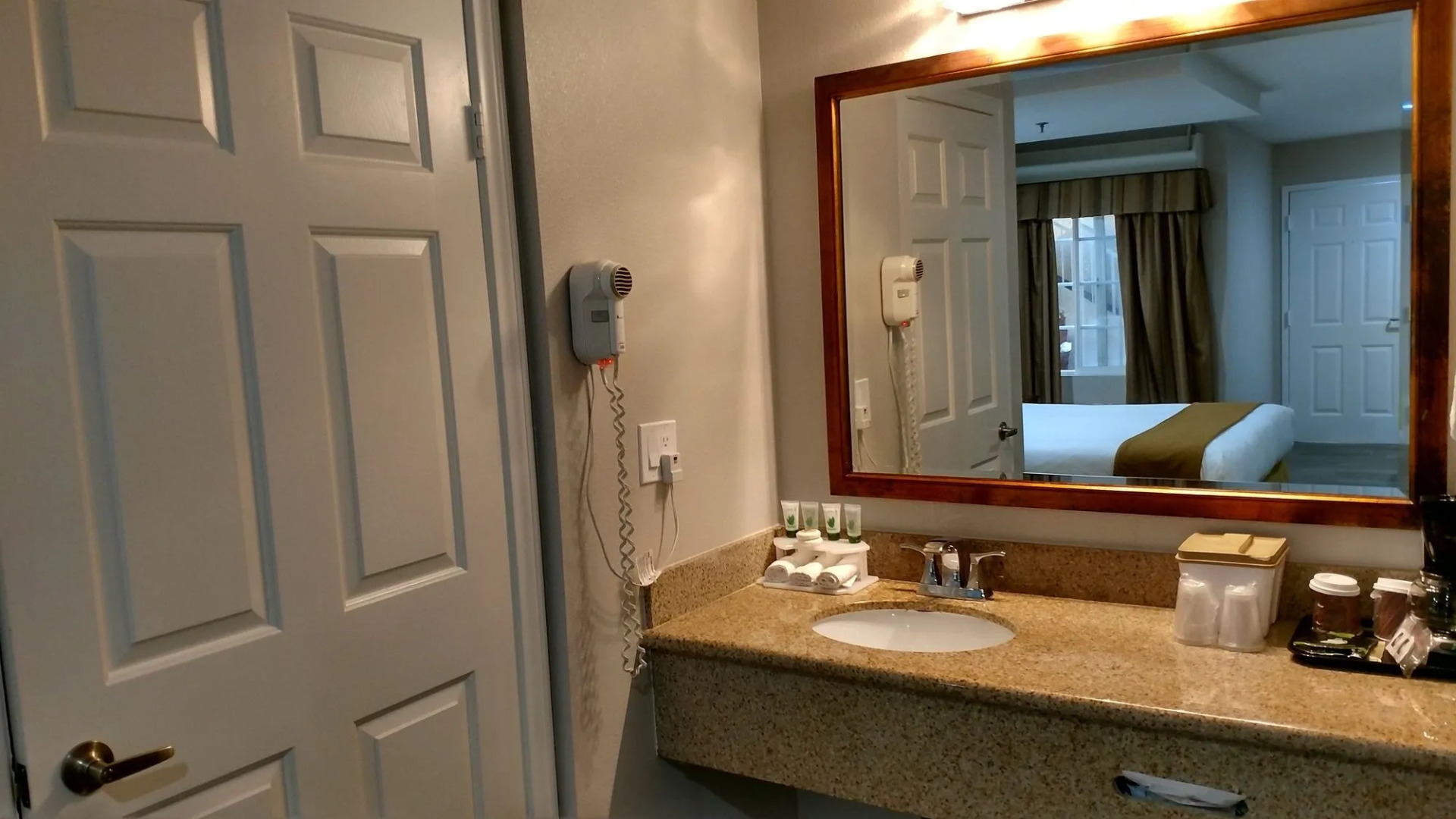 The Wave Manhattan Beach