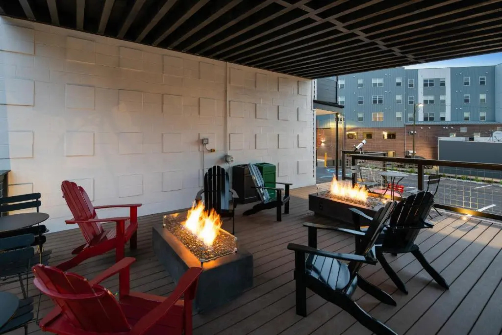 Hotel McCoy - Art, Coffee, Beer, Wine