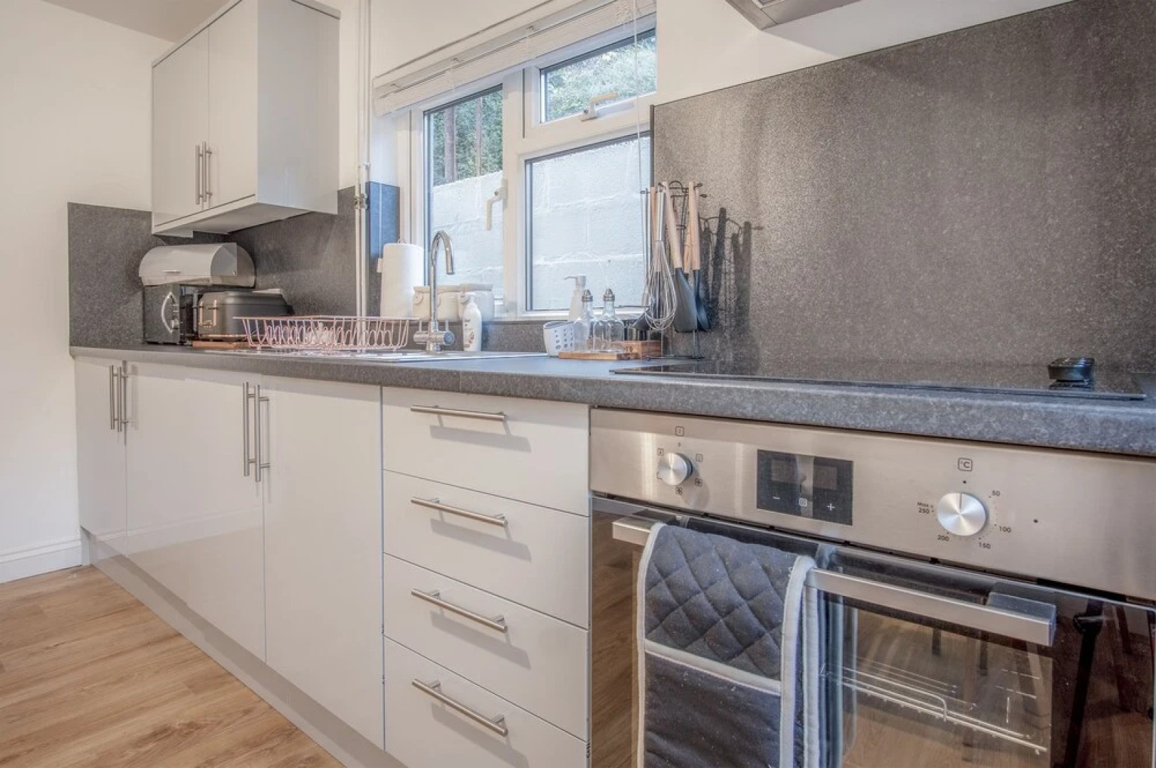 Holloway - 2 Bedroom Cottage - Stepaside