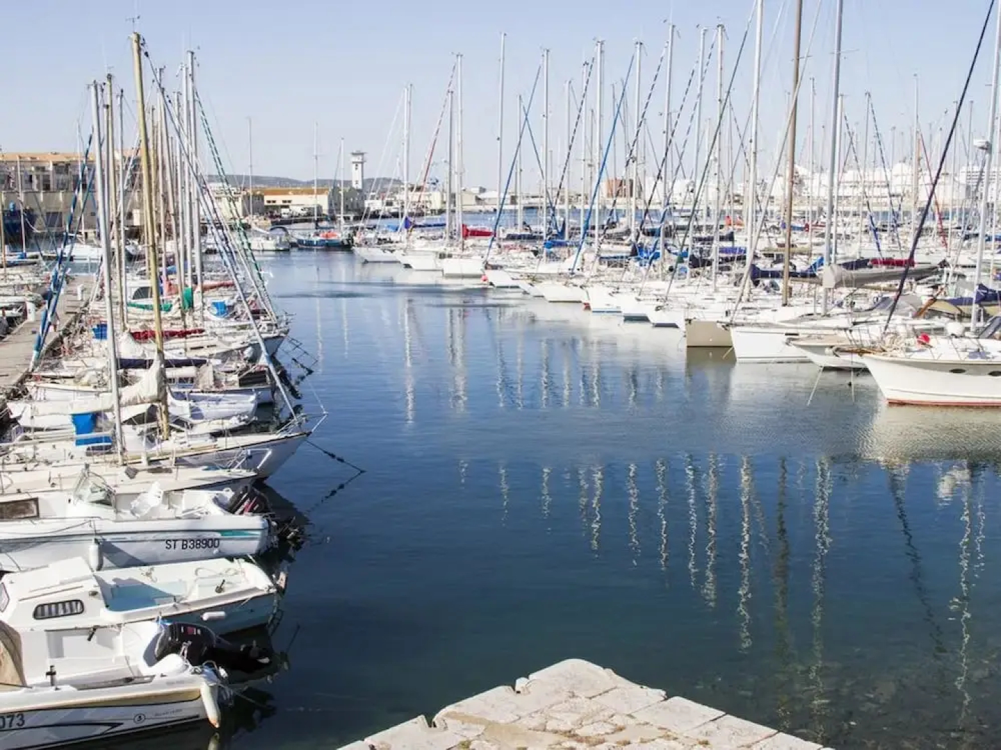 Apartment With 2 Bedrooms in Sète, With Enclosed Garden and Wifi - 400