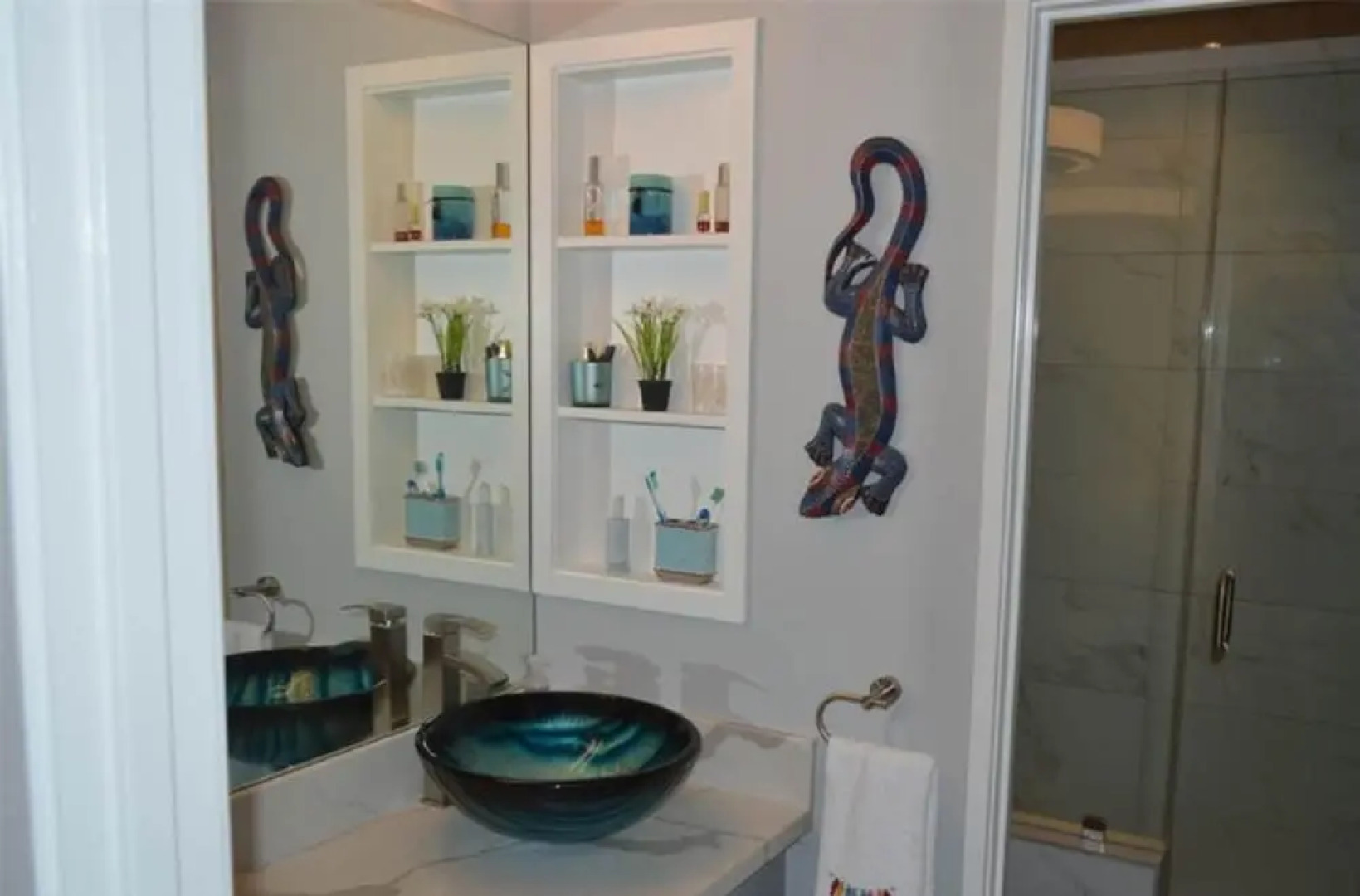 Villa Tomar Steps to Pool Custom-made Bedrooms