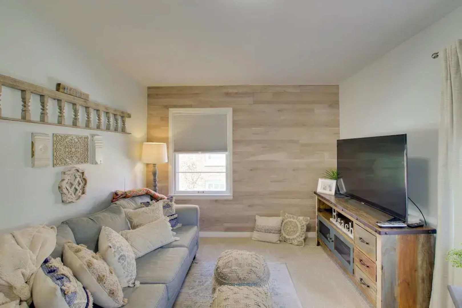Family Home, 1 Block to Lake Michigan Beach!