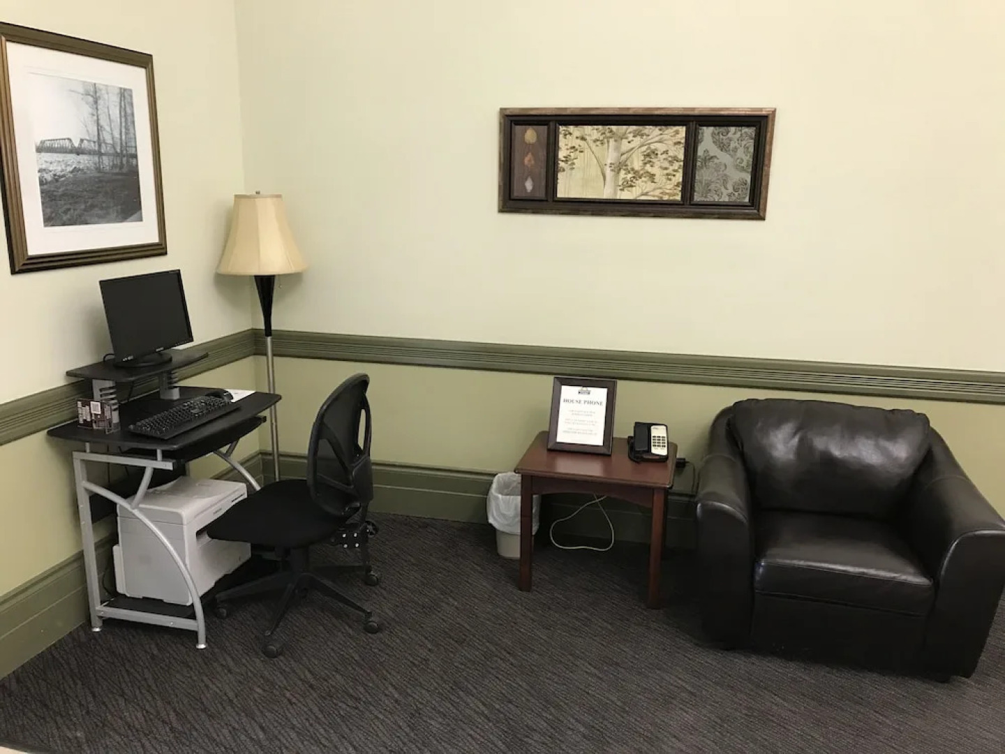 Days Inn & Suites Whitecourt