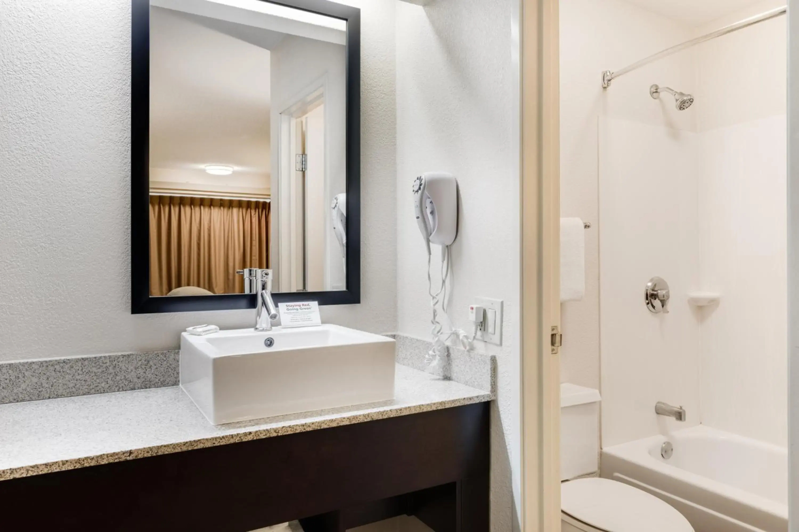 Super 8 by Wyndham Deerfield/Northbrook