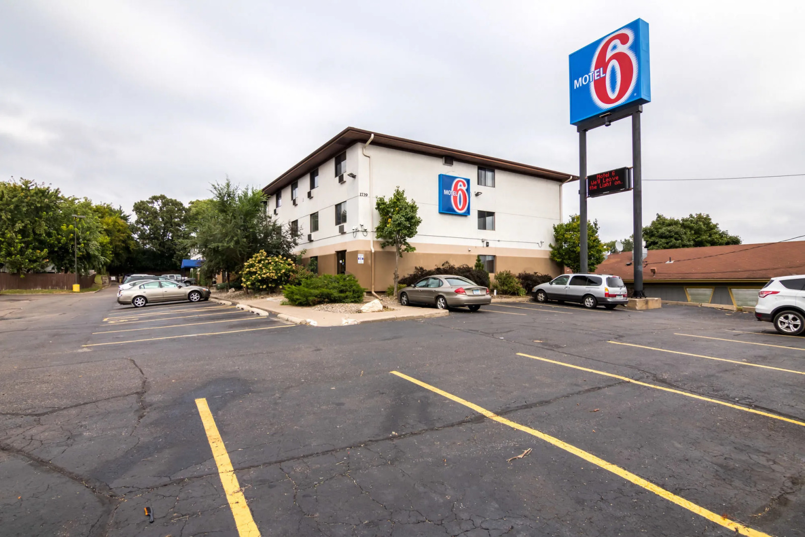 Motel 6 Saint Paul, MN - I-94