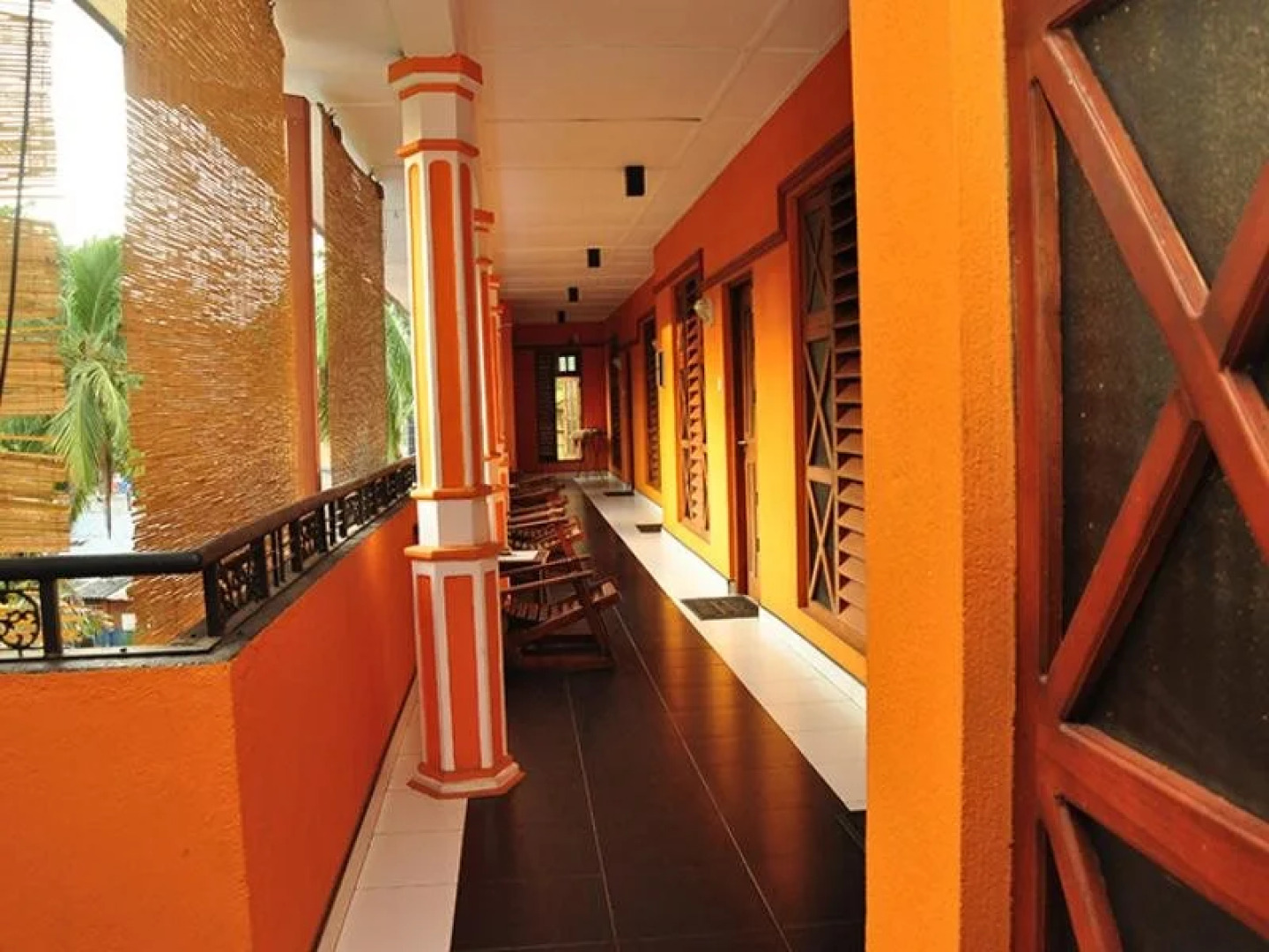 Terrel Hotel - Ampara