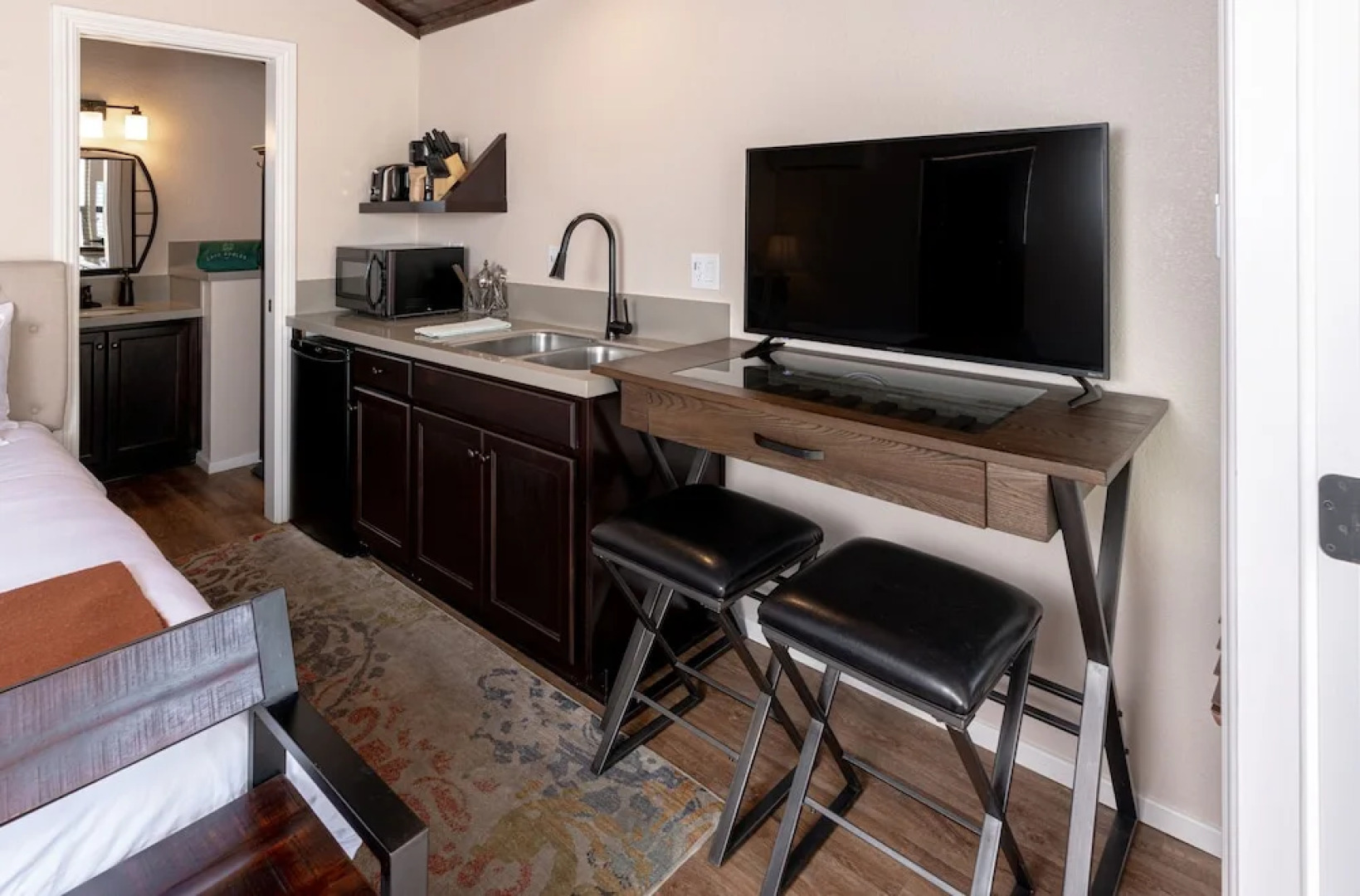 Cava Robles RV Resort