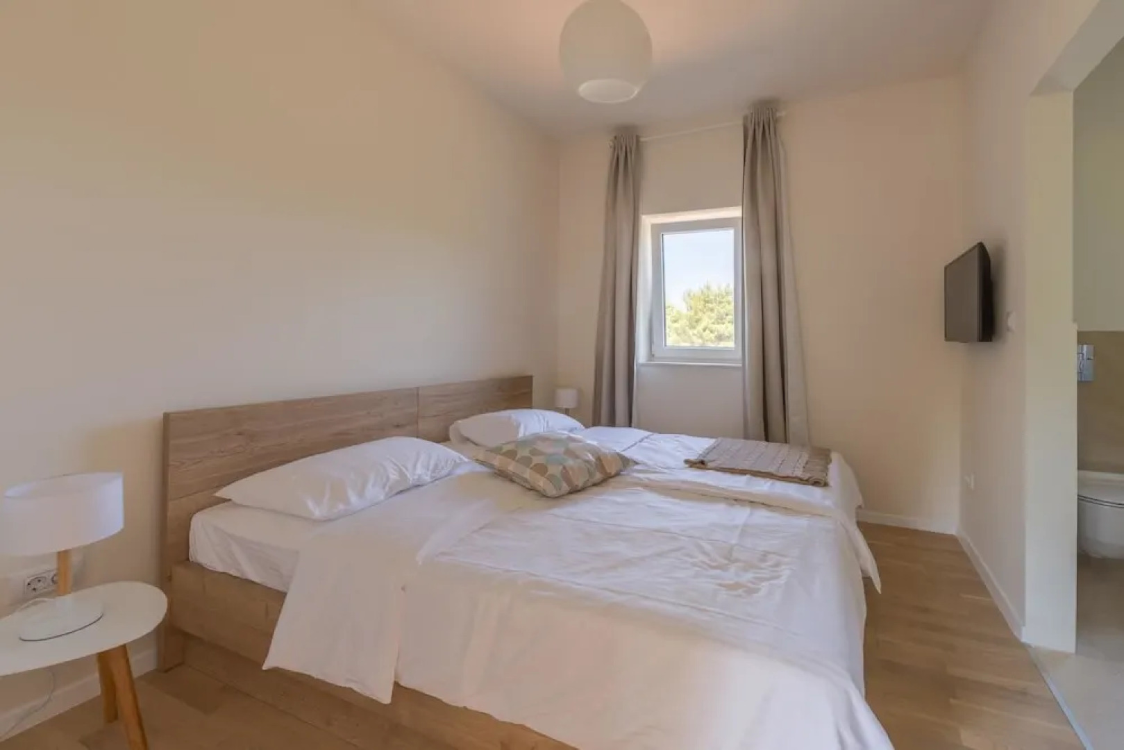 Villa With 4 Bedrooms in Pitve, With Wonderful sea View, Private Pool,