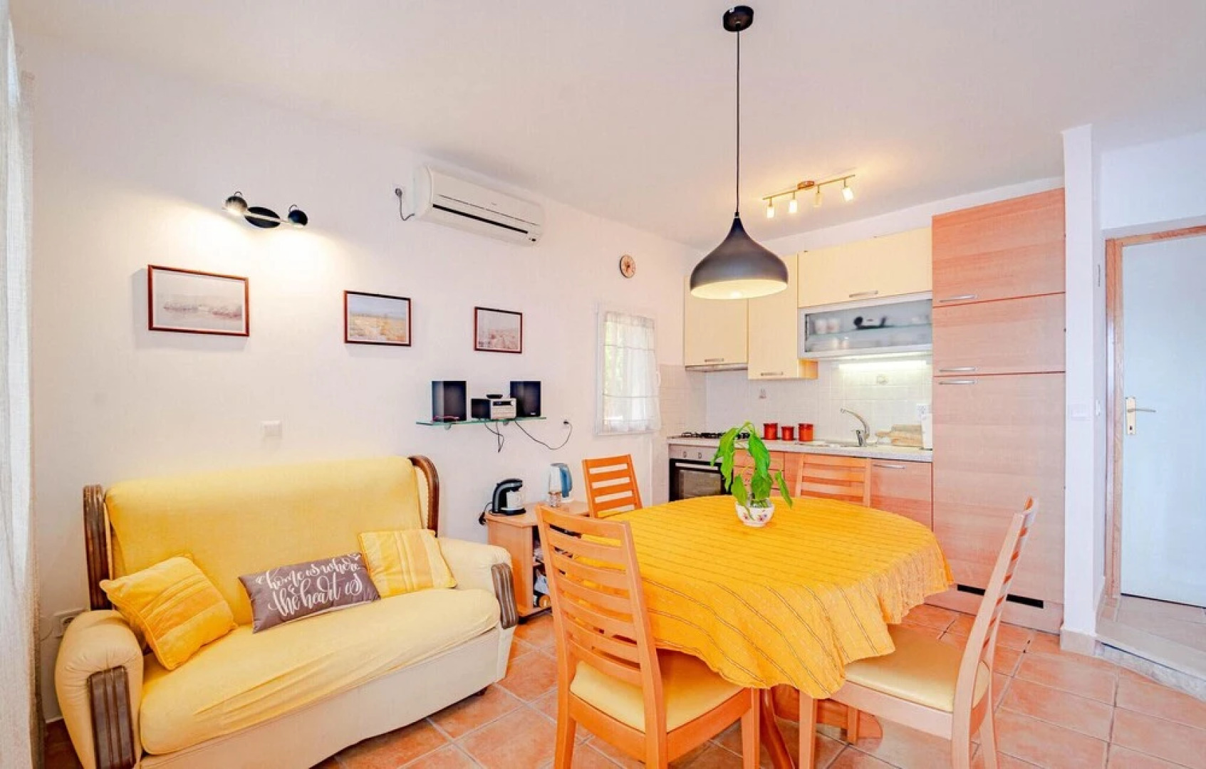 Stunning Home in Prigradica With Wifi and 4 Bedrooms