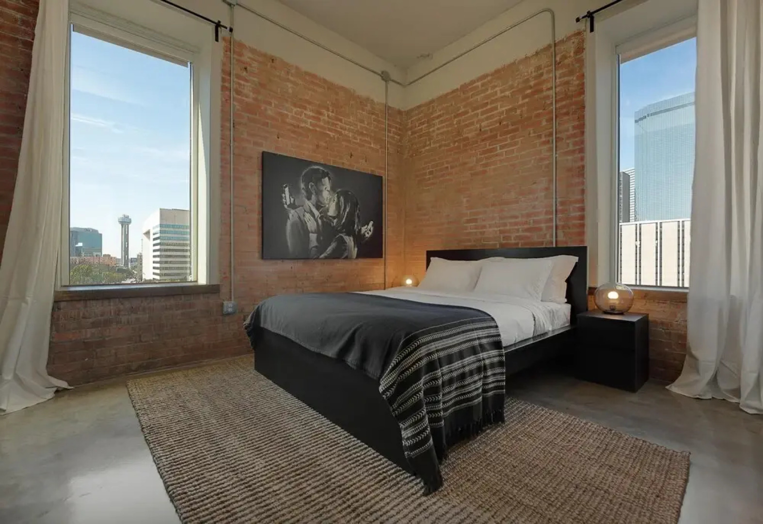 Downtown Dallas Apartments by Hosteeva