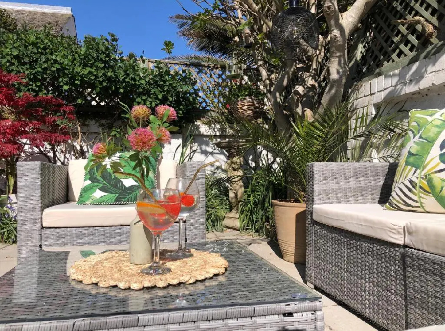 KIRA Beach House, Large luxury 2 bedroom apartment