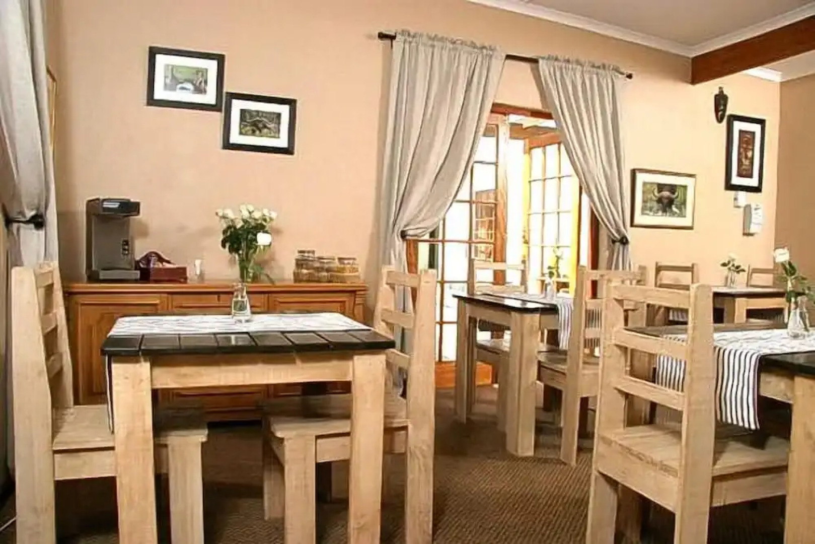 Baleia Guest Lodge Bed & Breakfast