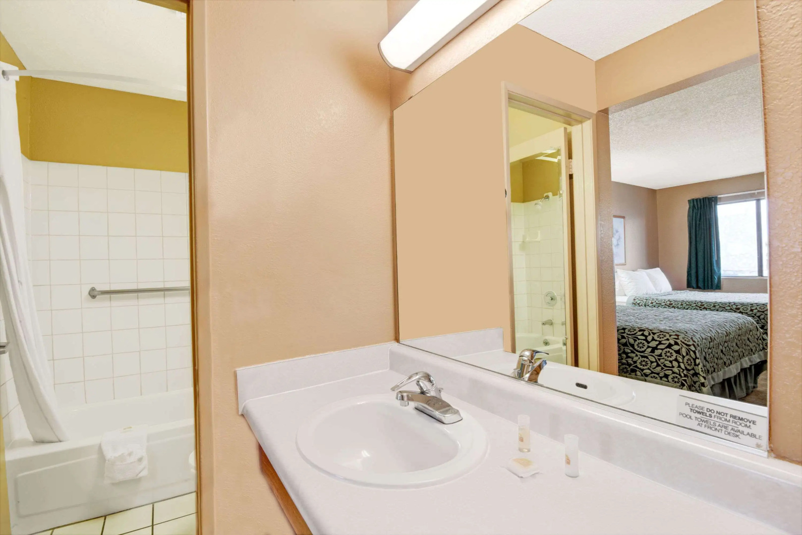 Days Inn by Wyndham El Paso Airport East