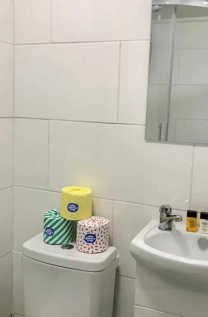 Welcoming Spacious 2-bedroom House in St Helens