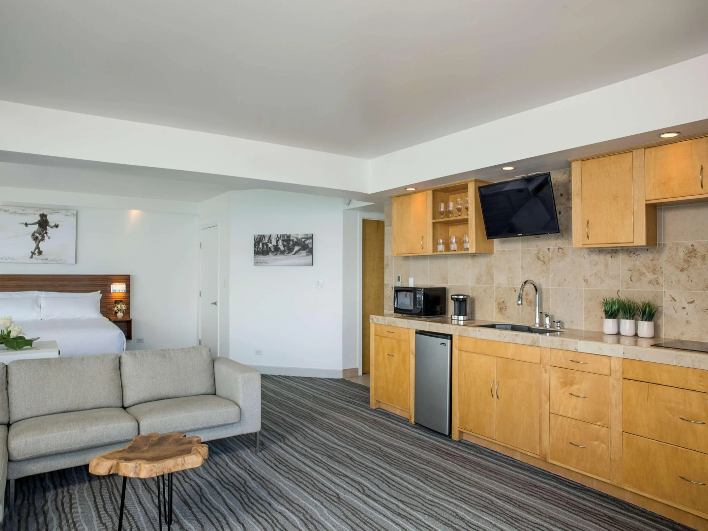 Grand Naniloa Hotel Hilo - a Doubletree by Hilton