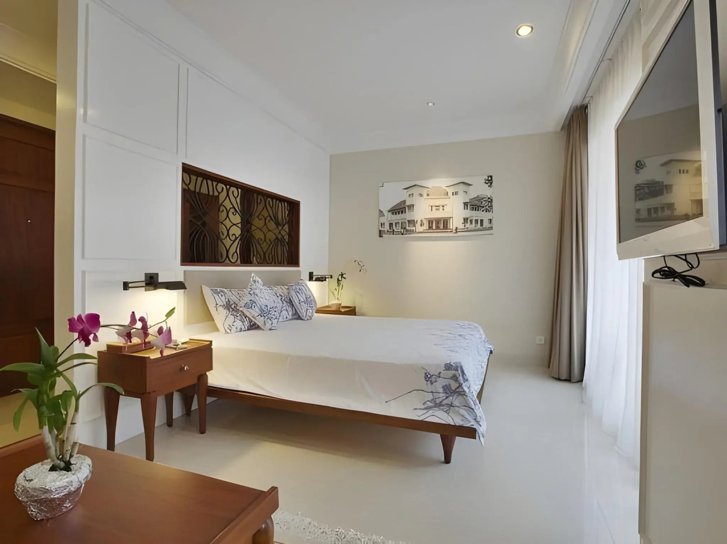 Seminyak Lagoon All Suites Hotel