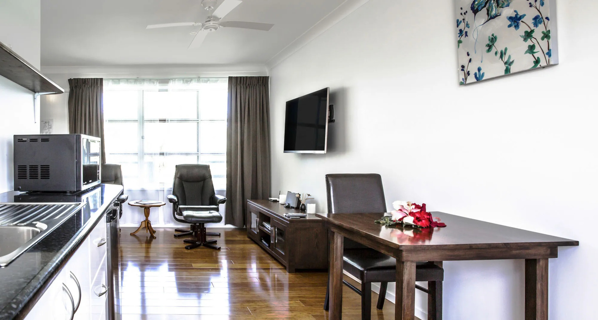 Paradise Hotel And Resort