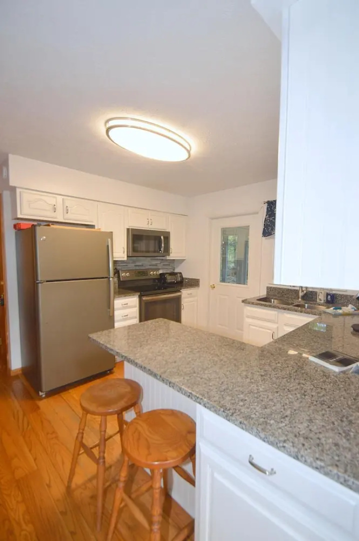 Rosies Creekside Retreat - 3 BR Escape!