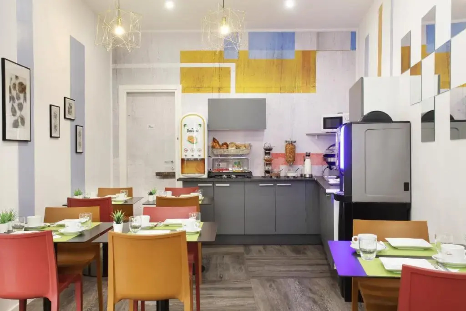 The Alcove Hotel