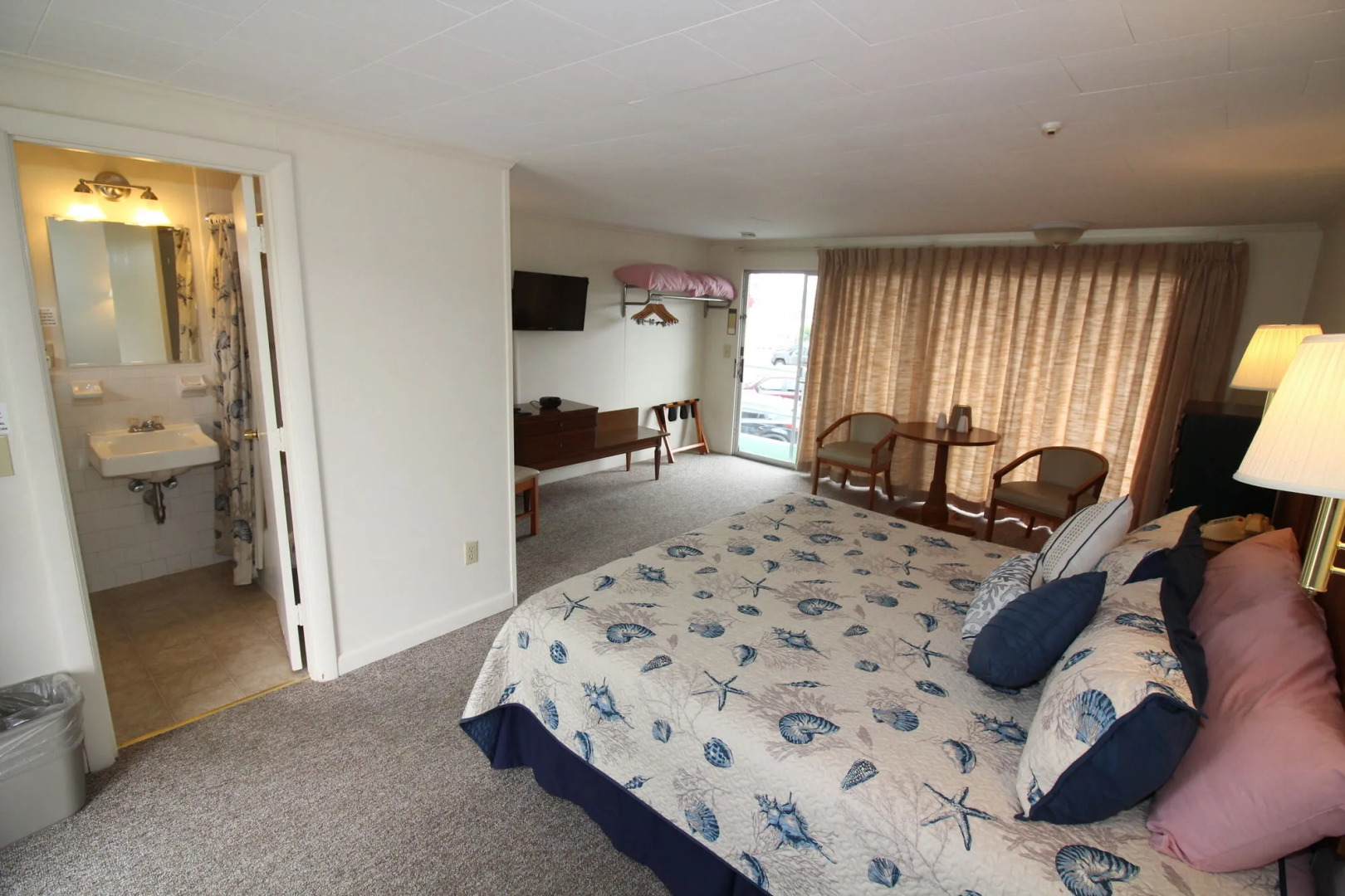 Ocean Street Inn on Hyannis Harbor