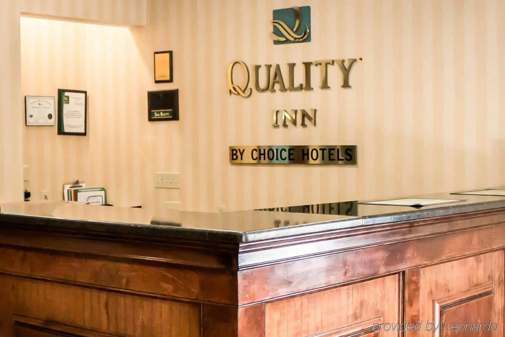Econo Lodge Glens Falls / Lake George