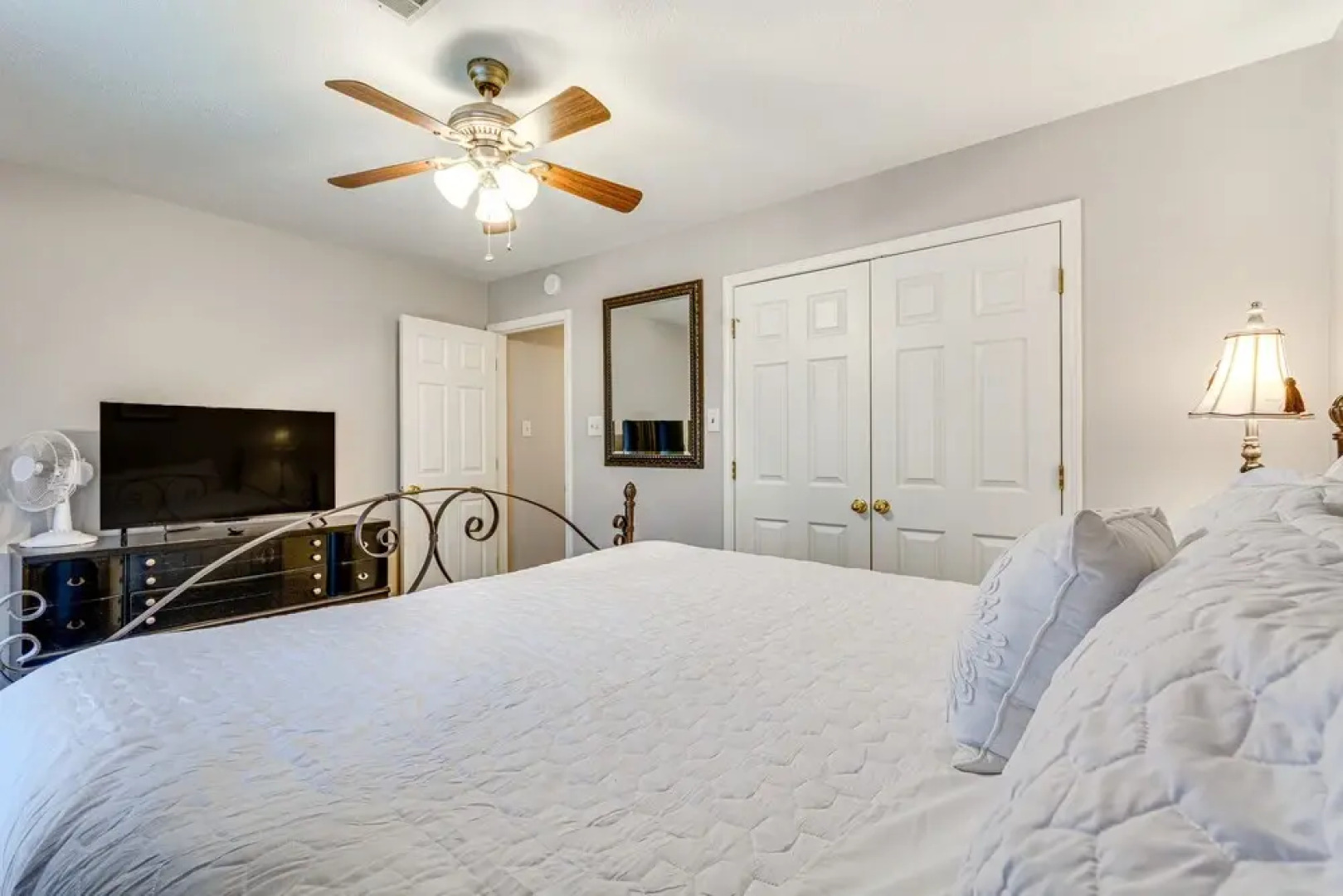 Pet-friendly Conway Home: 1 Mi to Hendrix College!