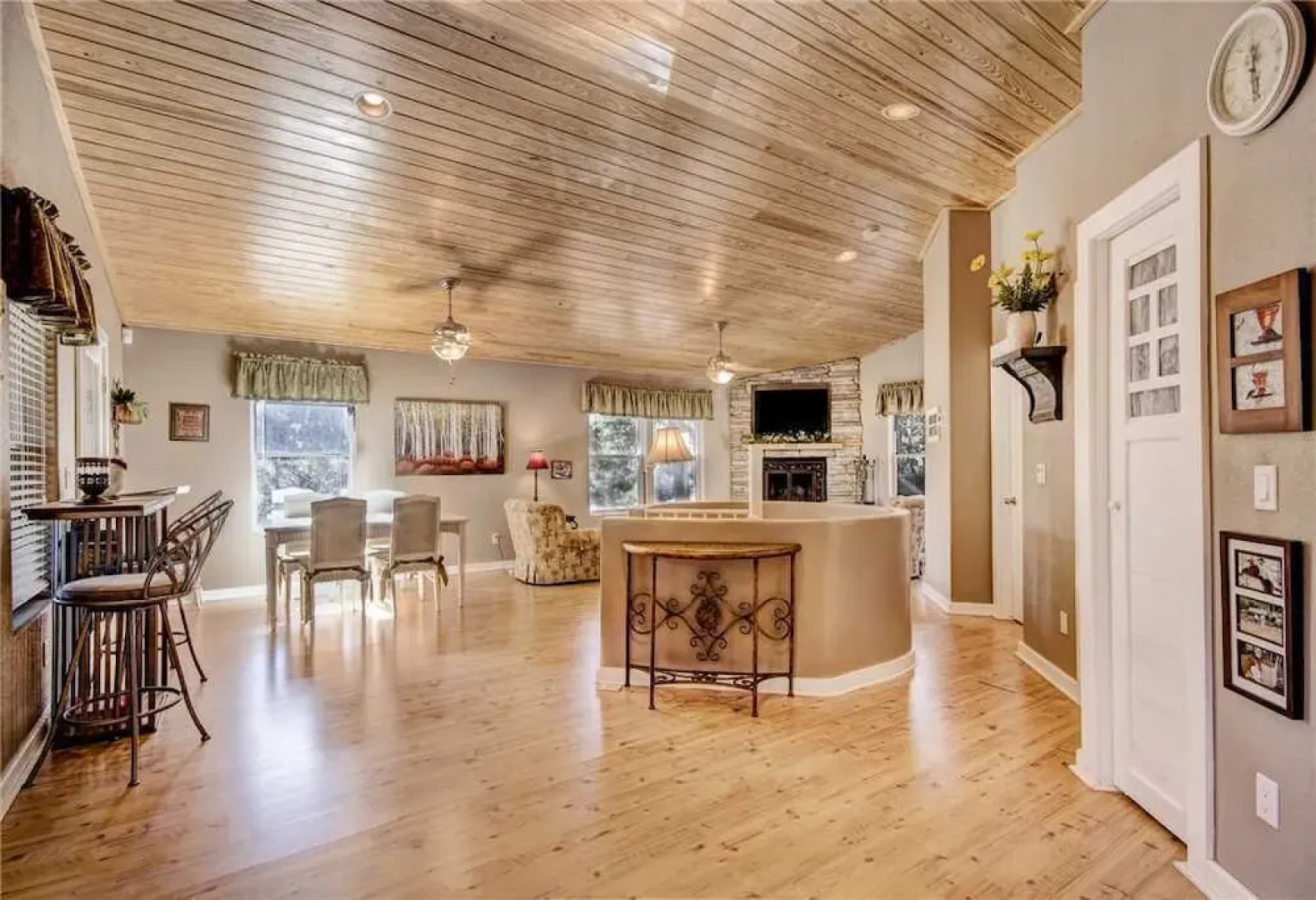 Treetop - Two Bedroom Cabin