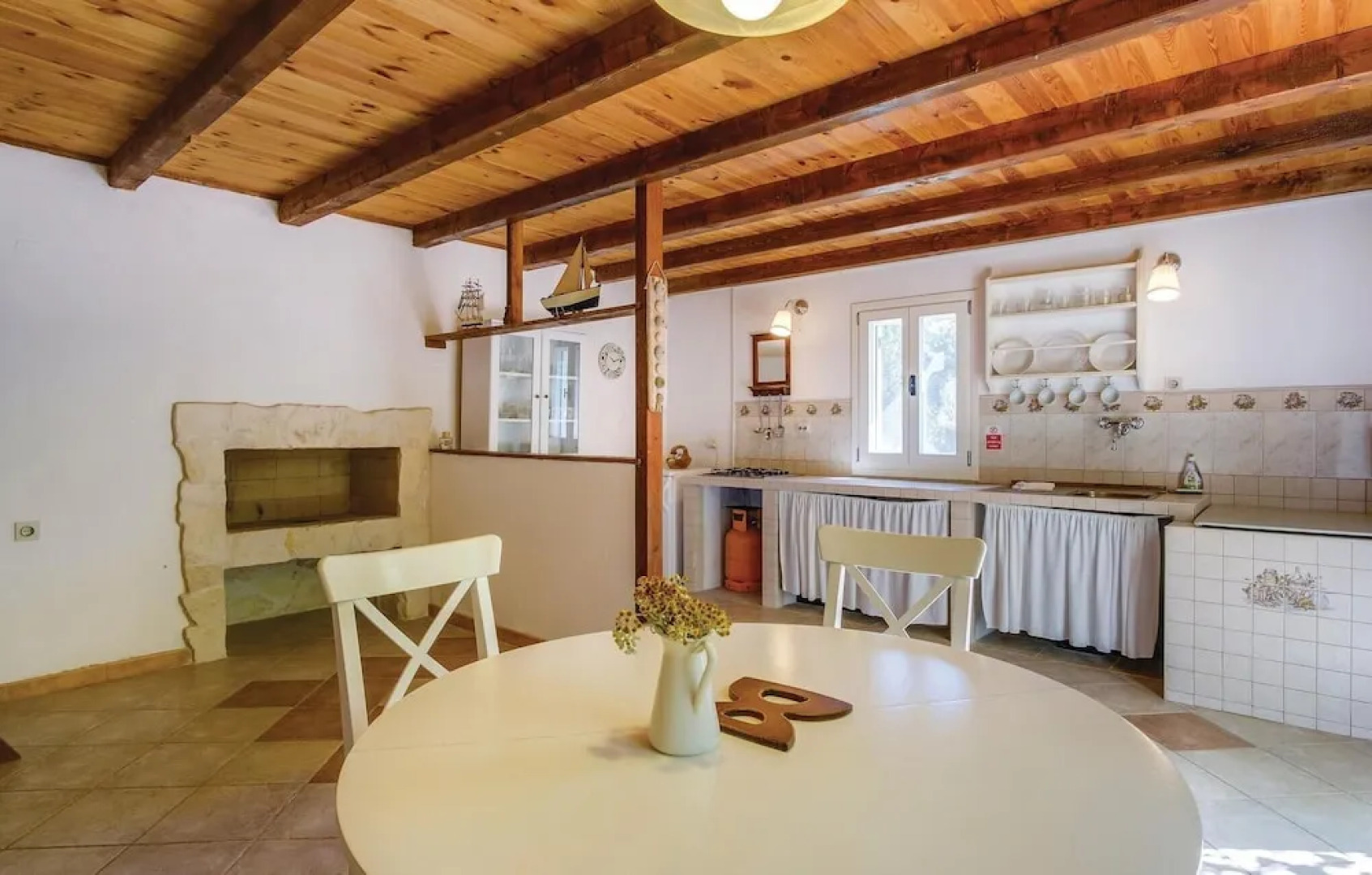 Stunning Home in Cunski With 1 Bedrooms