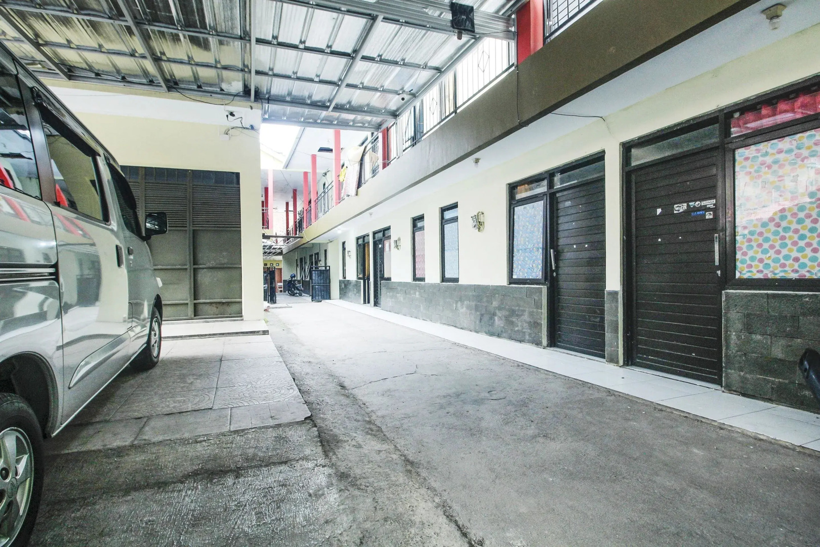 OYO Life 91606 Nadin Guest House Syariah