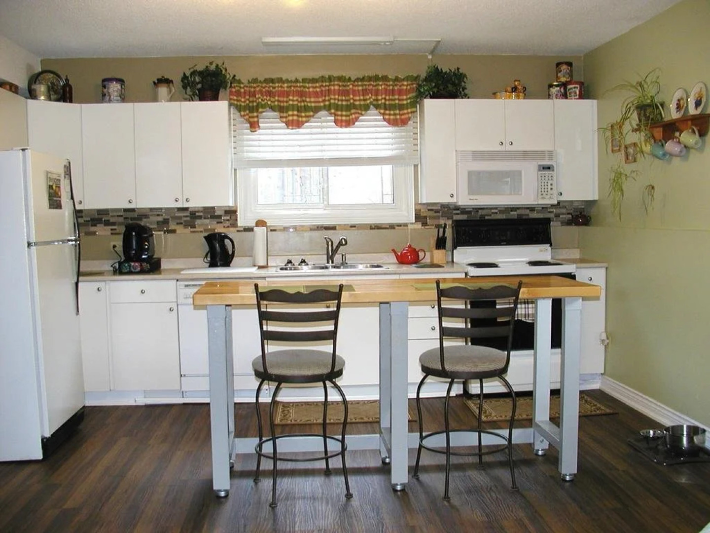 Dogs Are Welcome Studio Suite