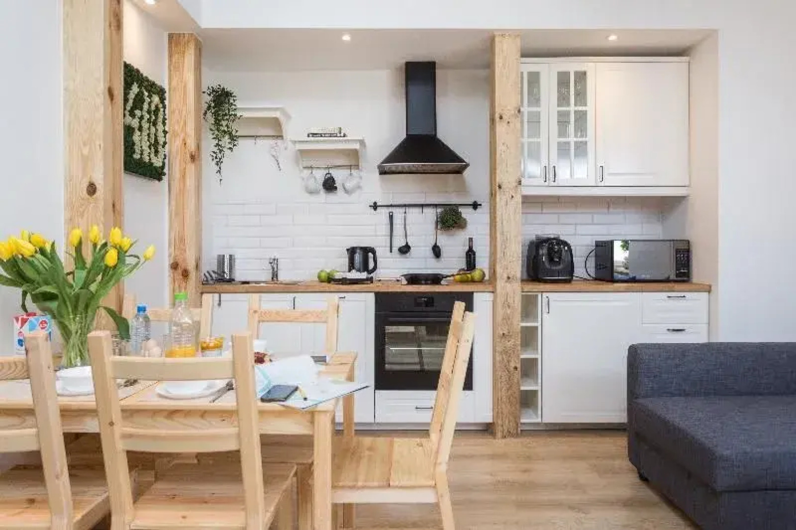 InPoint Main Square Apartment