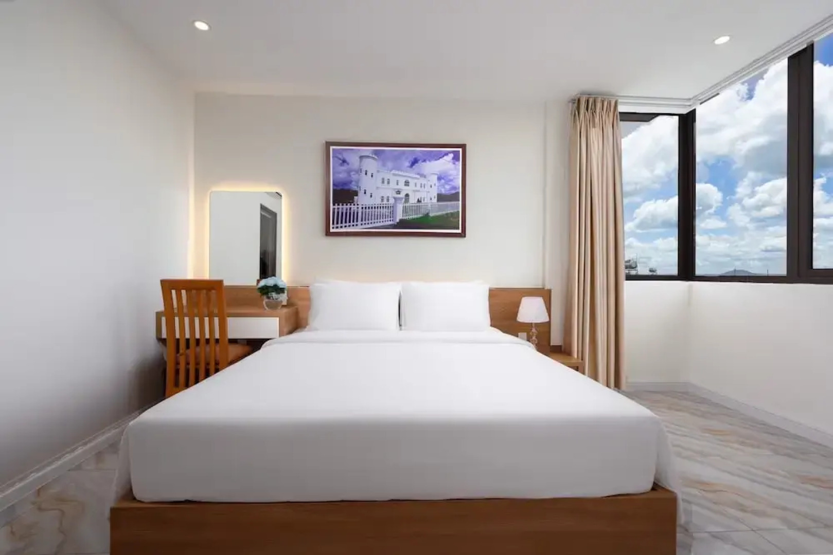 Đông Phương Hotel & Restaurant