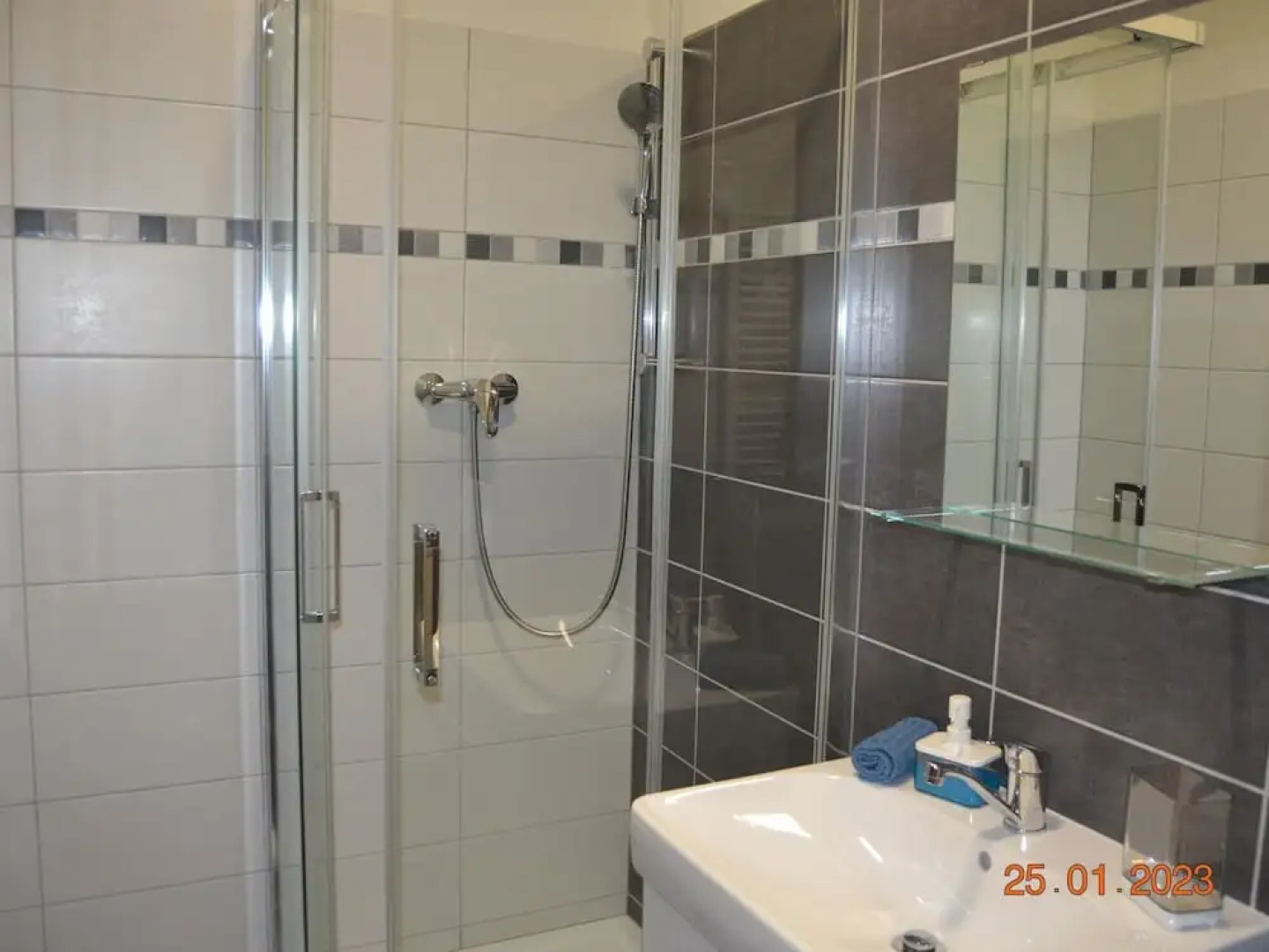 Spacious Holiday Home With Barbecue