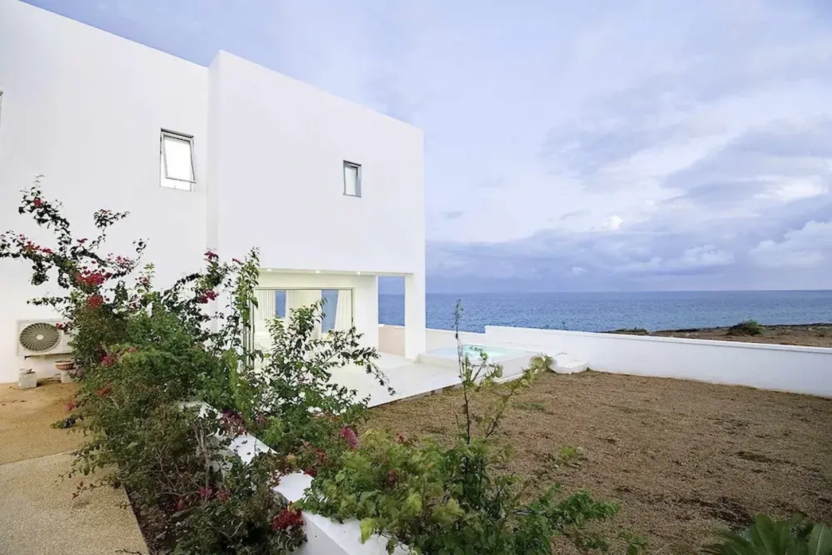 Lilypad Luxurious Cliffside Villa With Stunning Sea Views