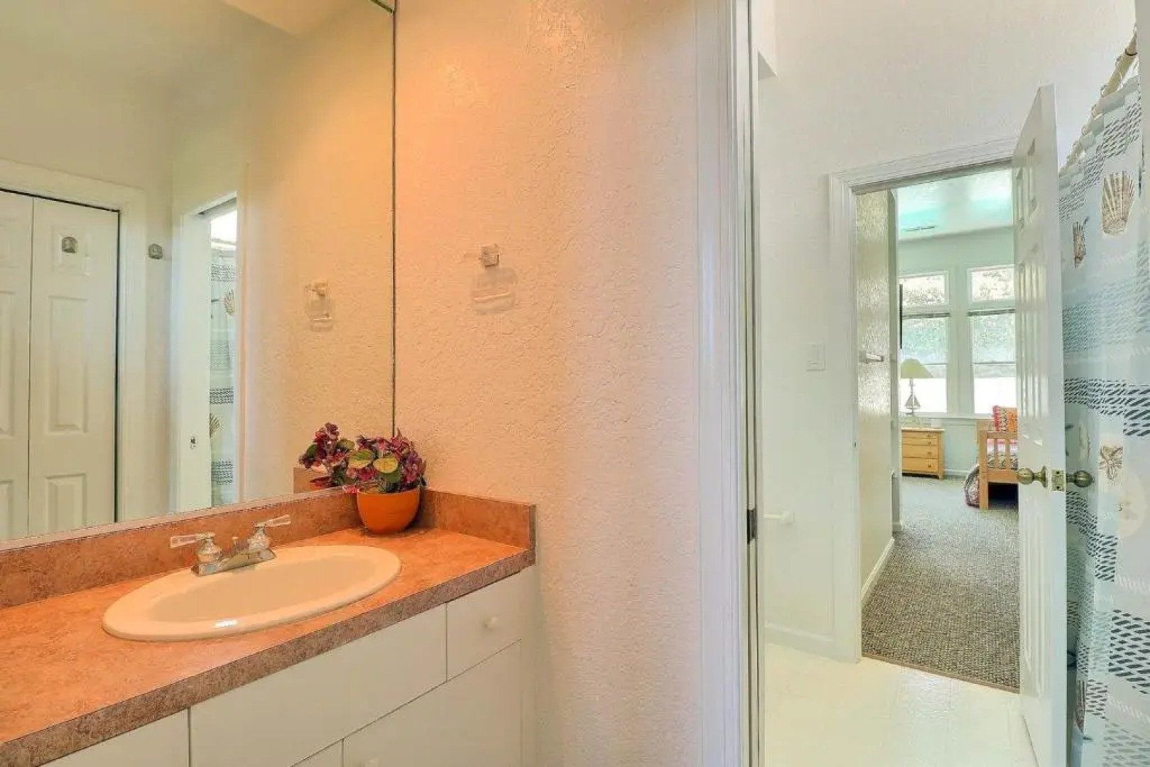 1472 Drifting Sands 3 Min Drive to Beach