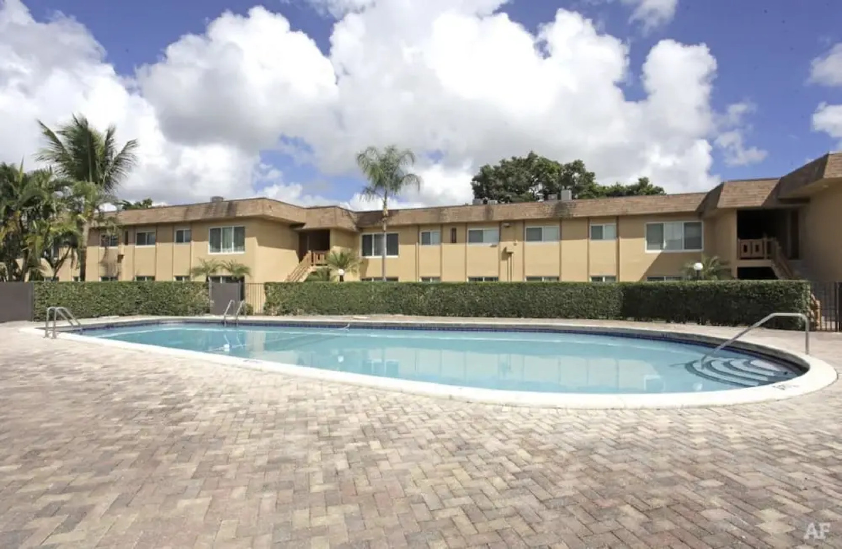 Lauderdale Lakes Getaway