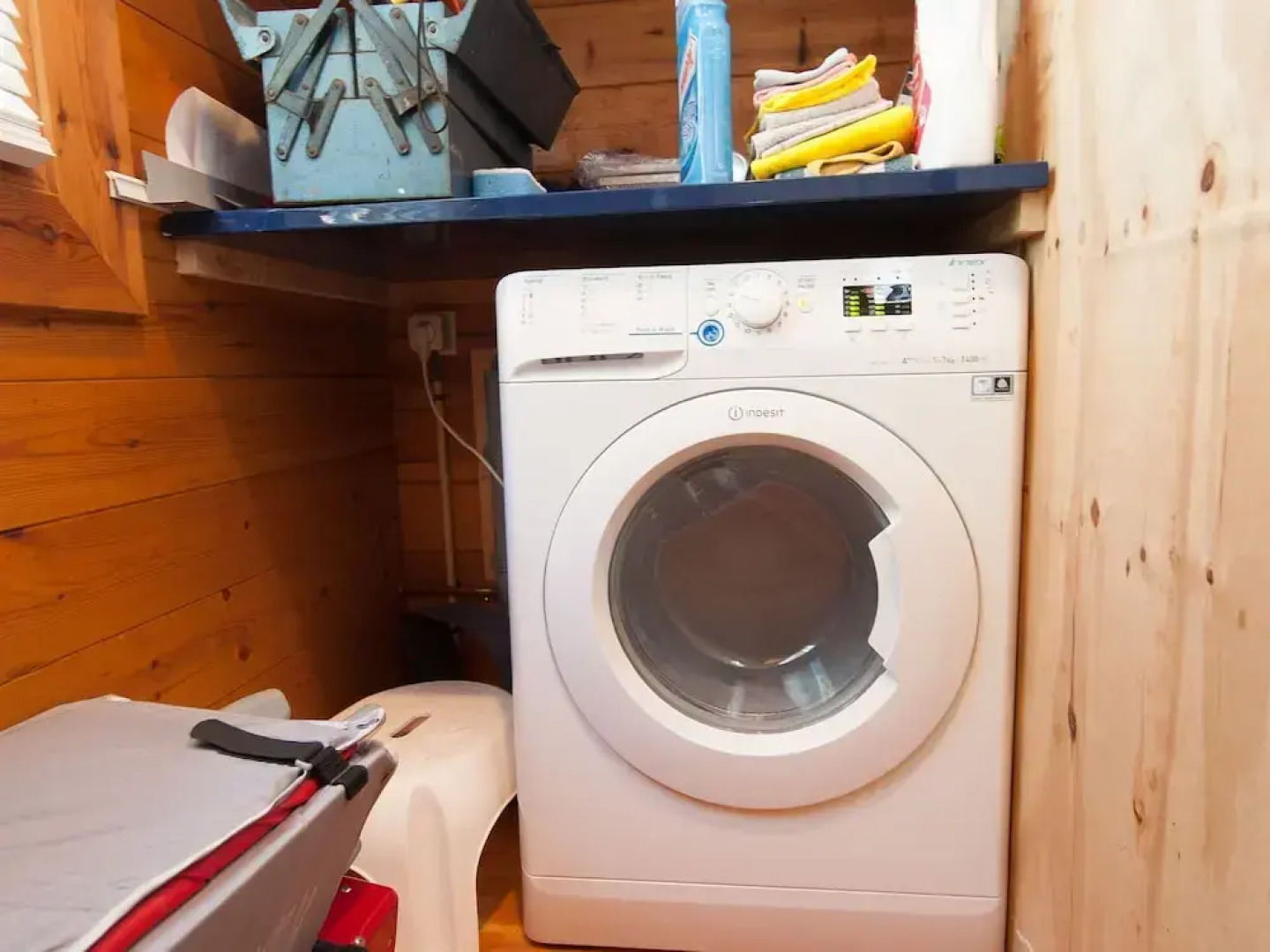 Modern Holiday Home With a South-west Facing Garden