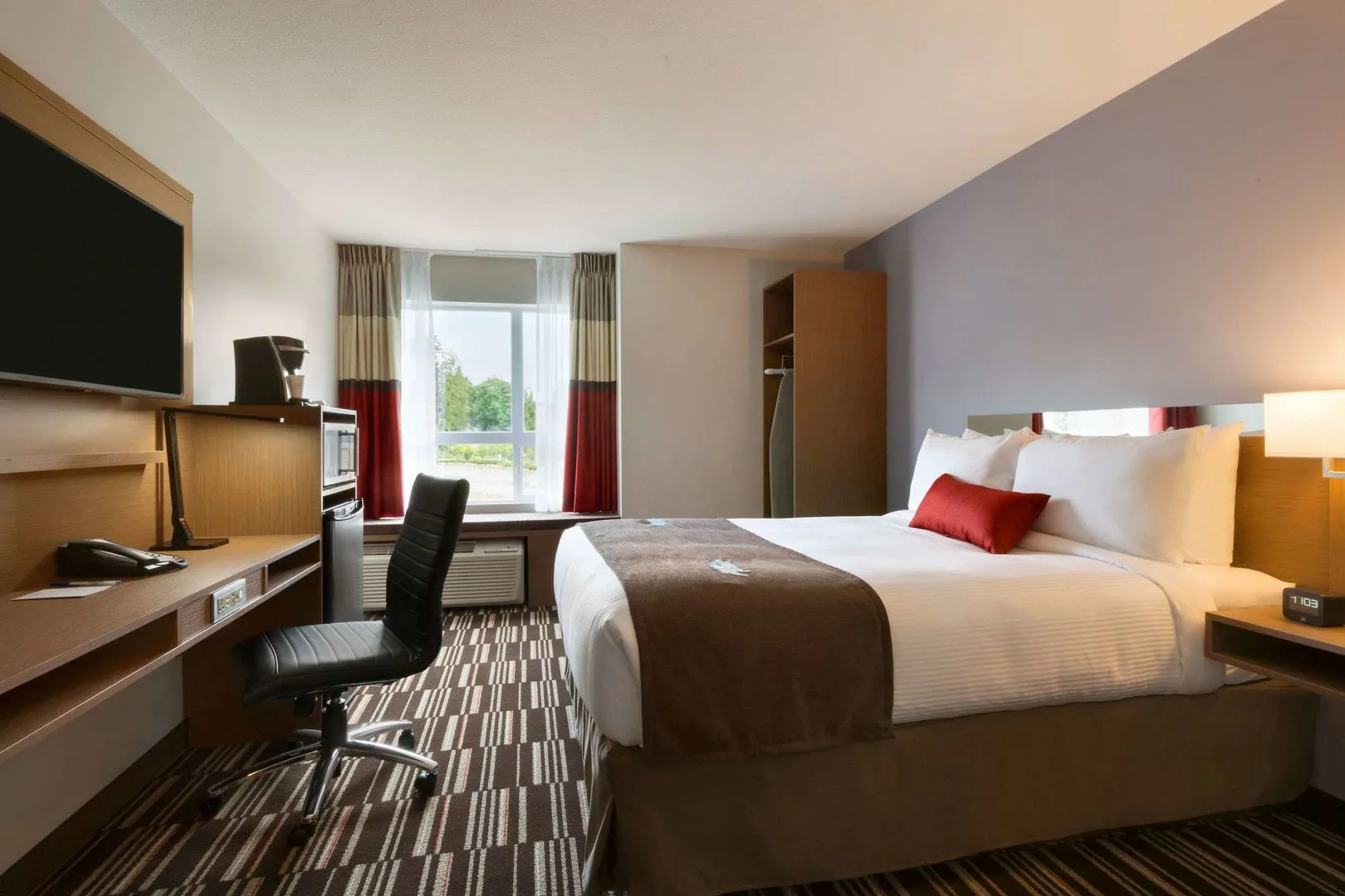 Microtel Inn & Suites by Wyndham Ladysmith Oyster Bay