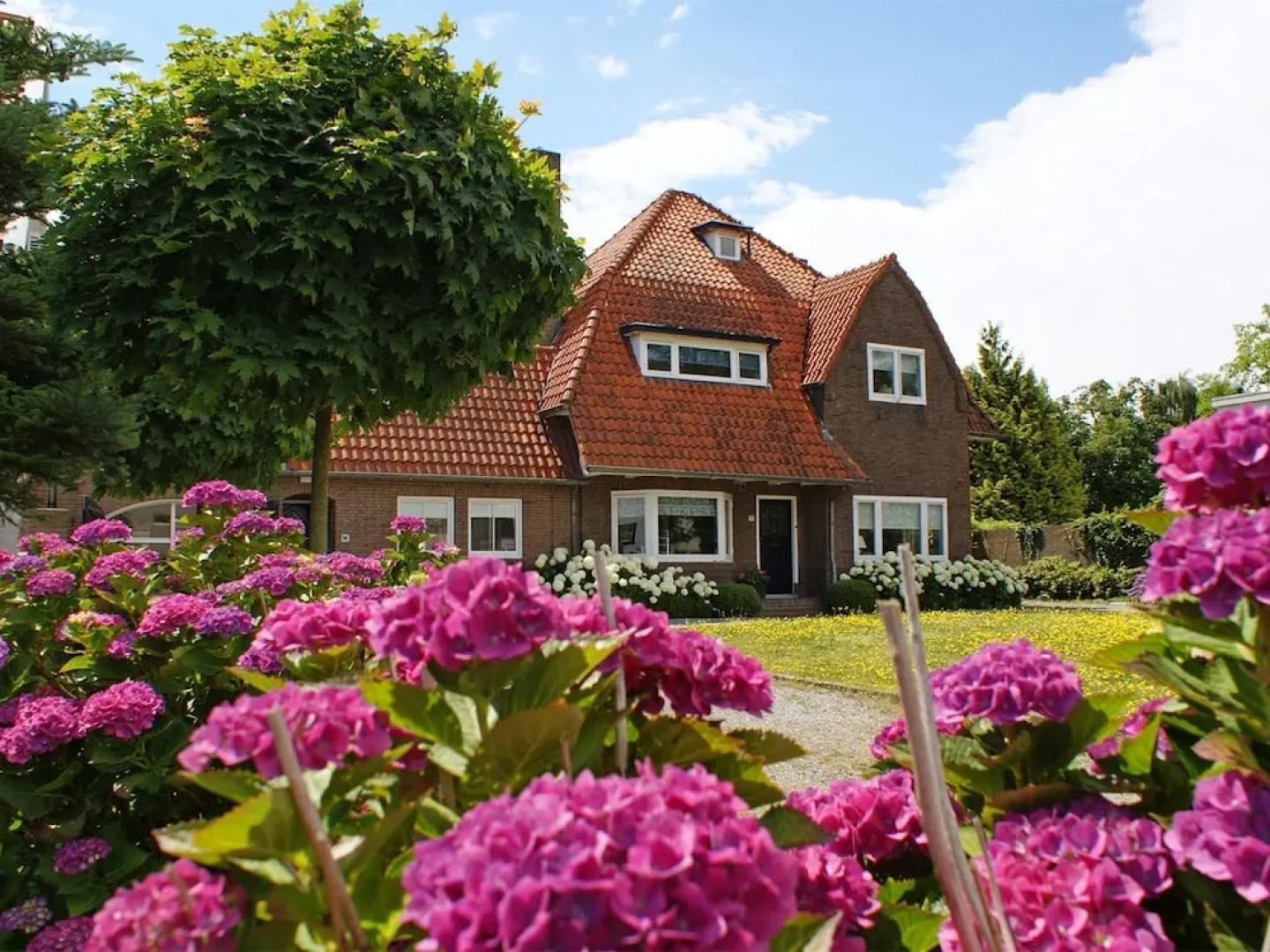 Luxury 12 Person Villa near Golf Course in Helmond