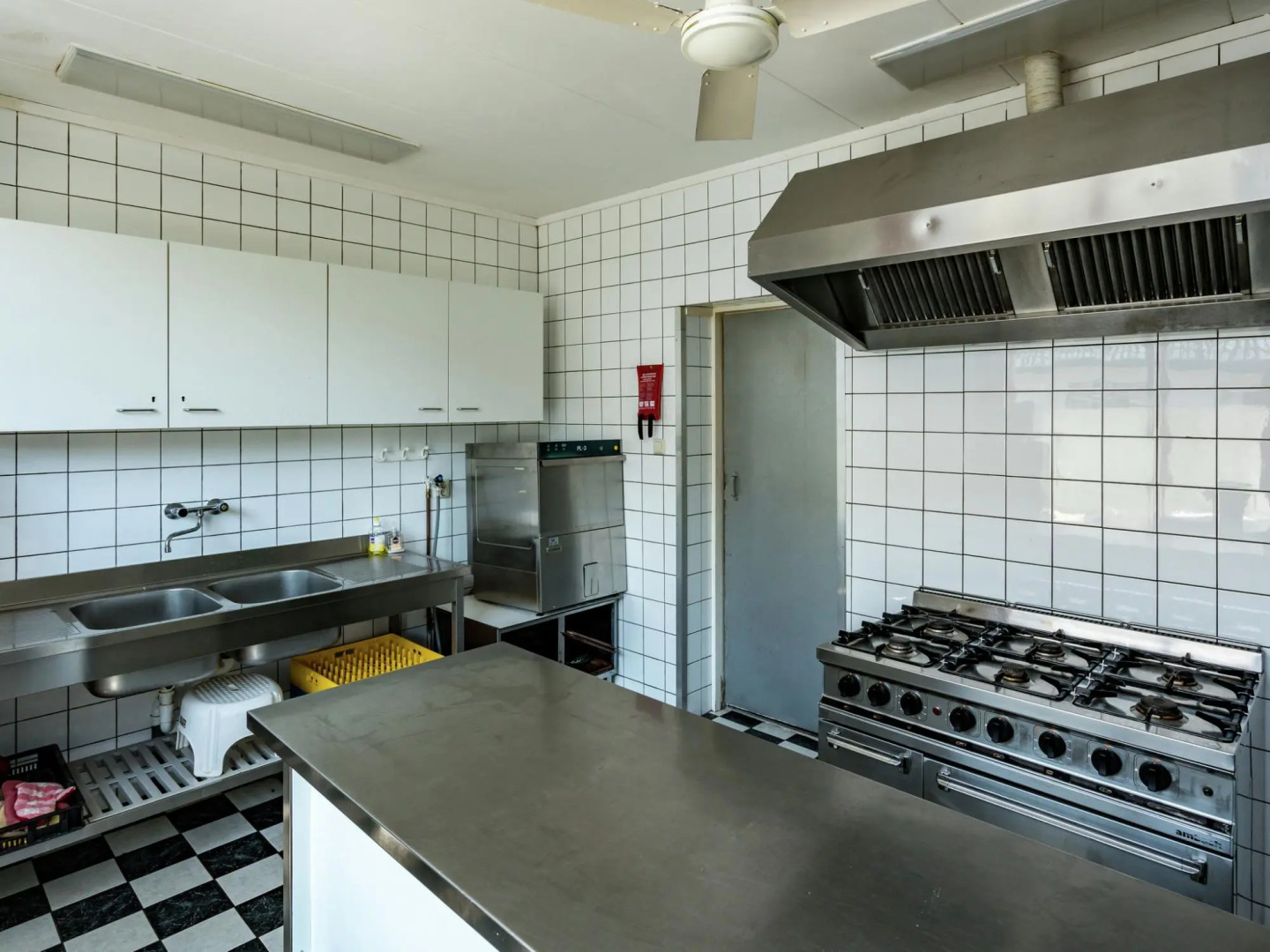 Quaint Holiday Home in Friesland by the Lake