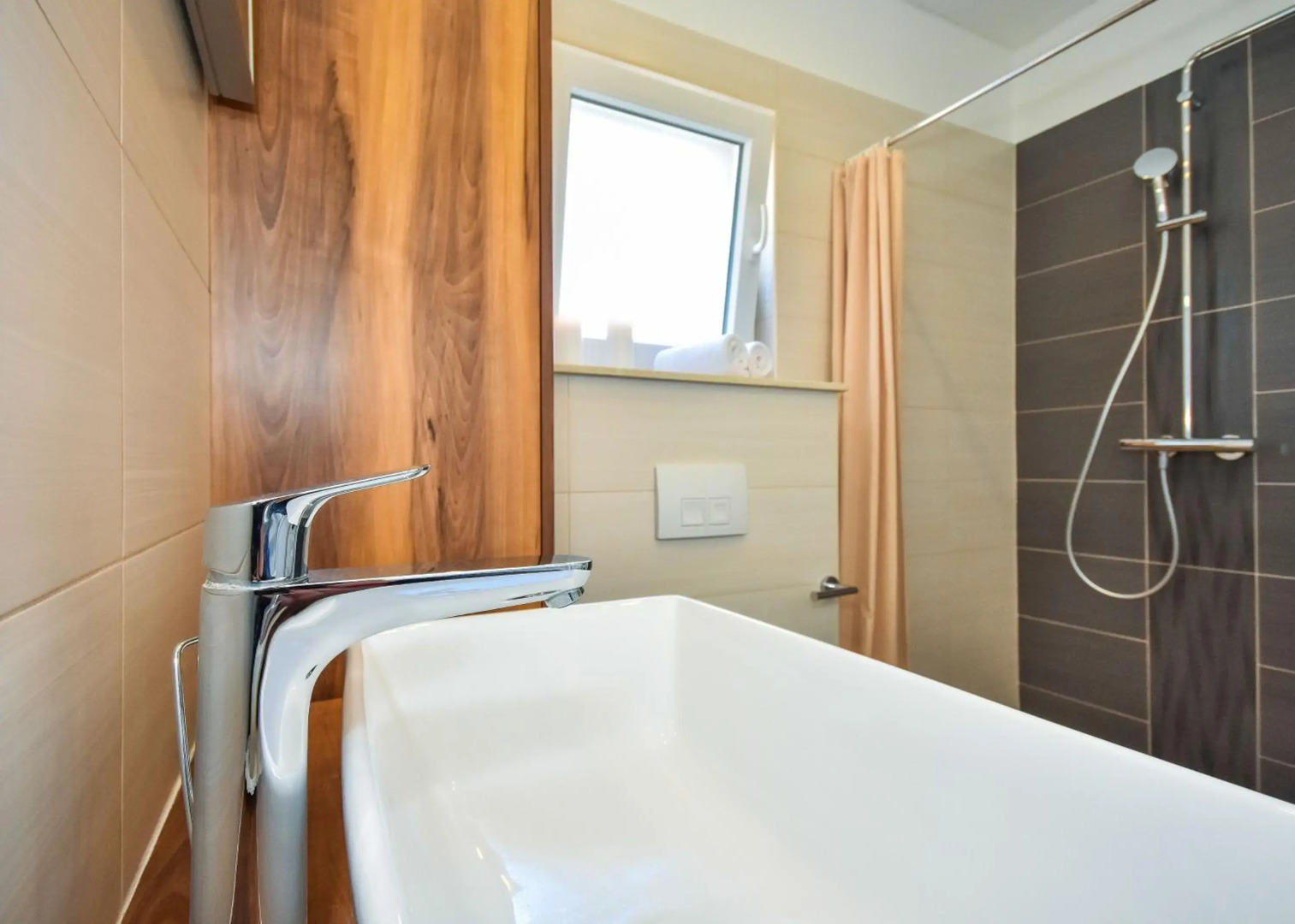 Holiday house with a swimming pool Dugopolje, Zagora - 19033