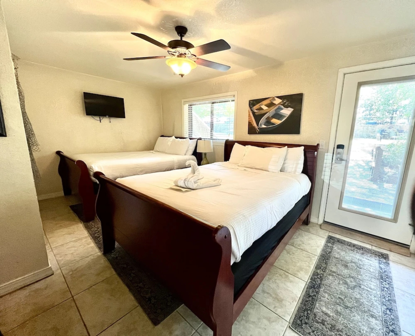 Poolside Queen Cabana with two queen beds, full kitchen and pool access overlooking Lake Ouachita. by RedAwning