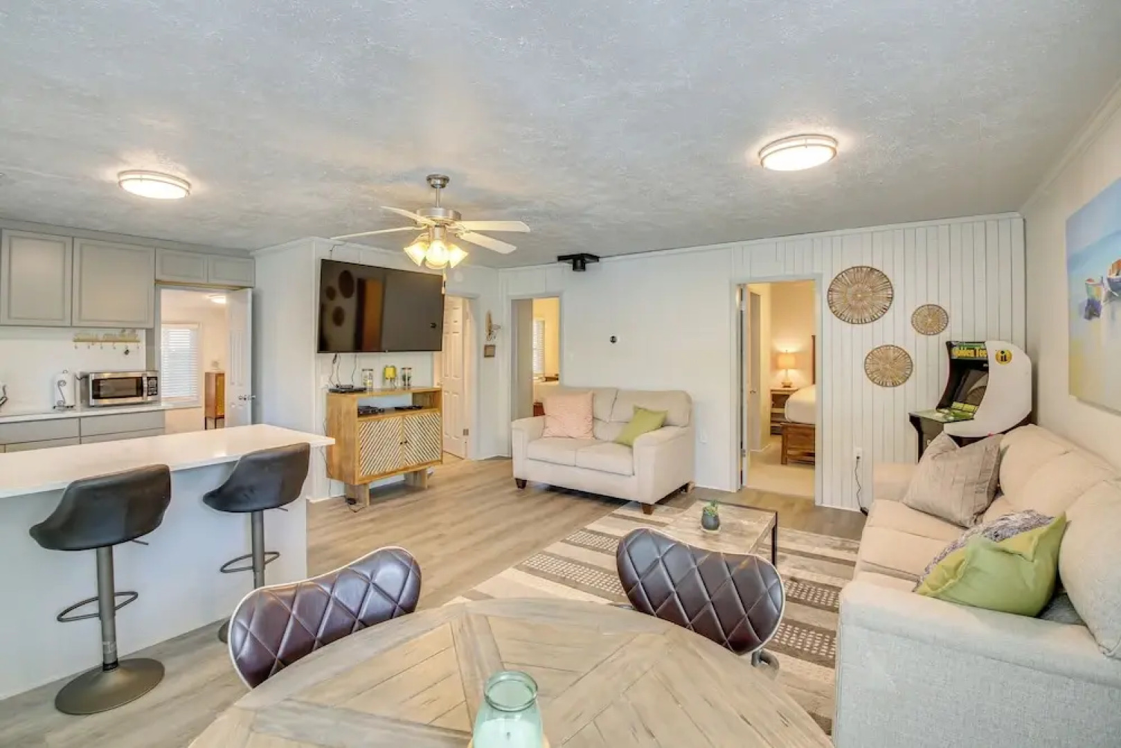 Lakefront Escape w/ Boat Docks in Hot Springs!