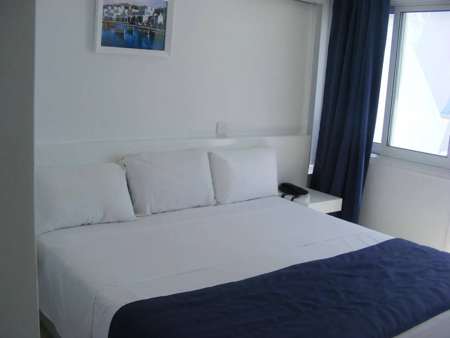 Sun Hall Beach Hotel Apts.