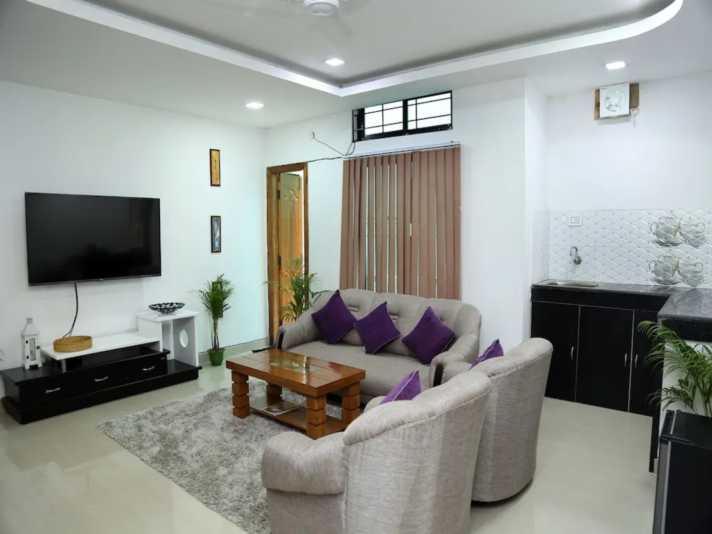 OYO 5566 The Blu Bell