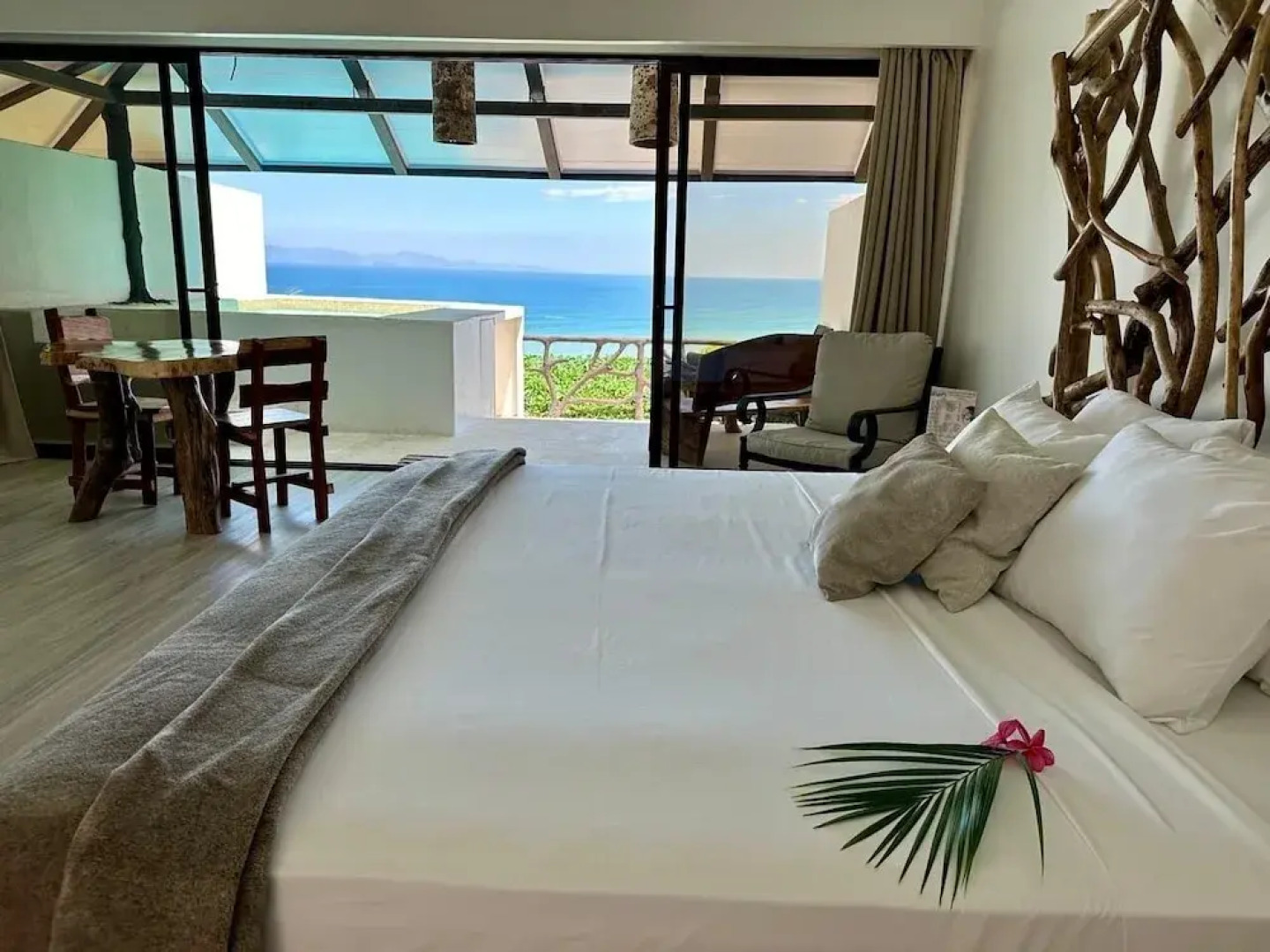 Akua Ocean View Suites