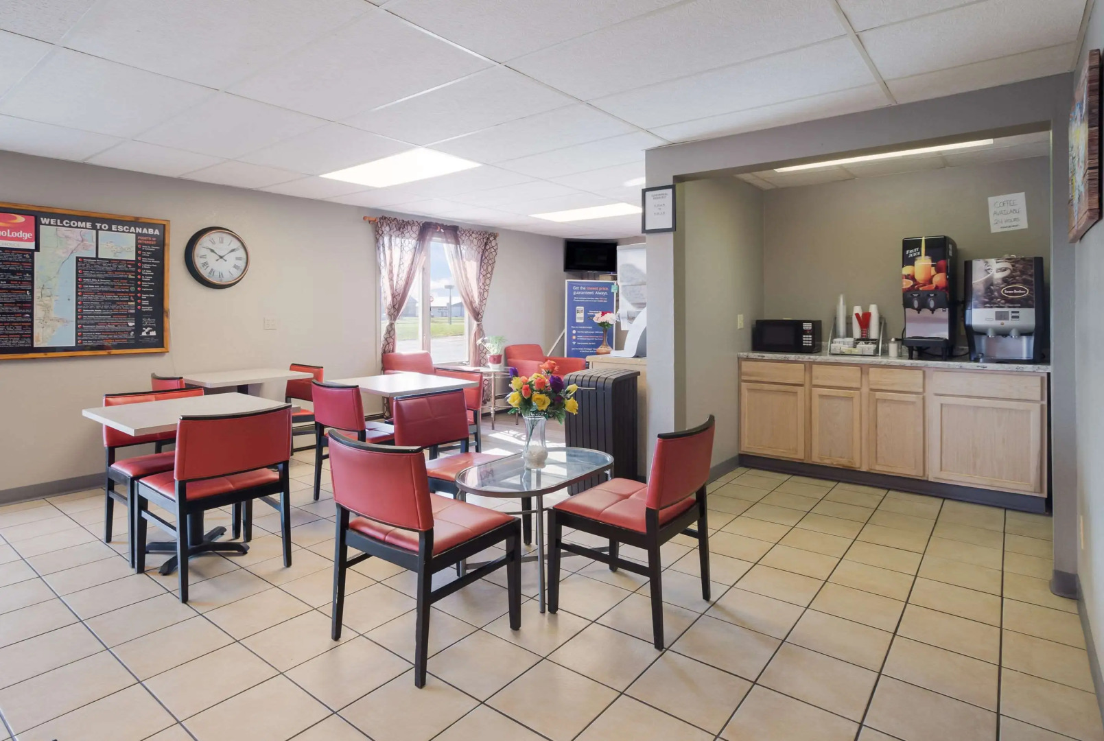 Econo Lodge Inn & Suites Escanaba North