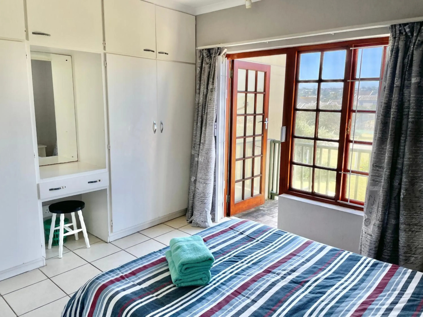 42 Settler Sands Beachfront Accommodation Sea and River View